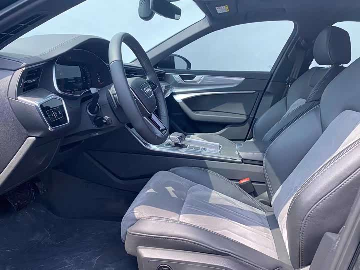 Фото 8 - Audi A6L