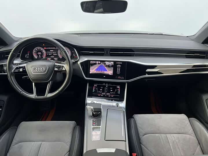 Фото 9 - Audi A6L