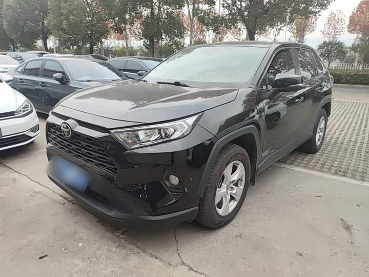 Фото 1 - Toyota RAV4