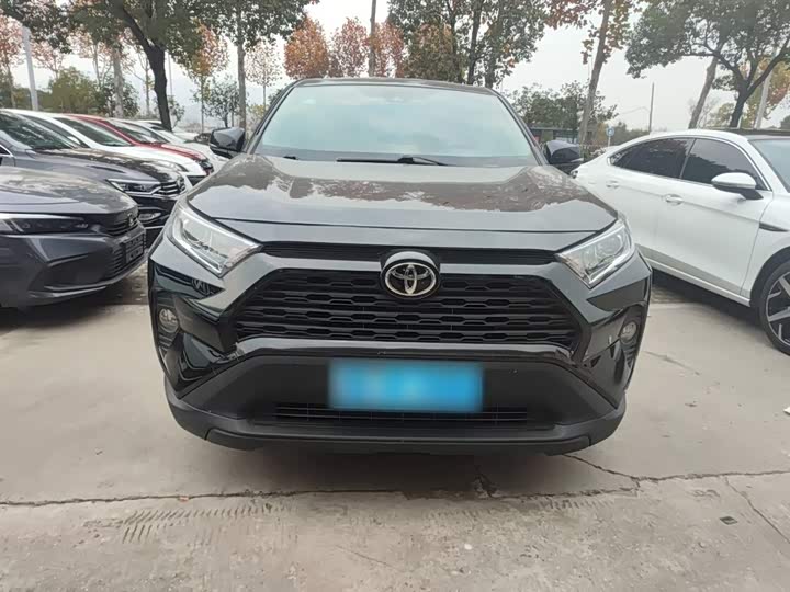 Фото 3 - Toyota RAV4