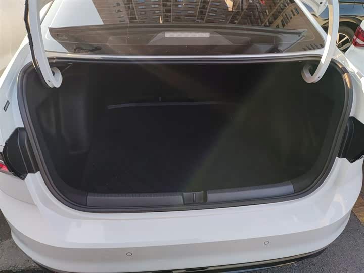 Фото 9 - Volkswagen Lavida