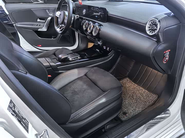 Фото 10 - Mercedes-Benz A-Class