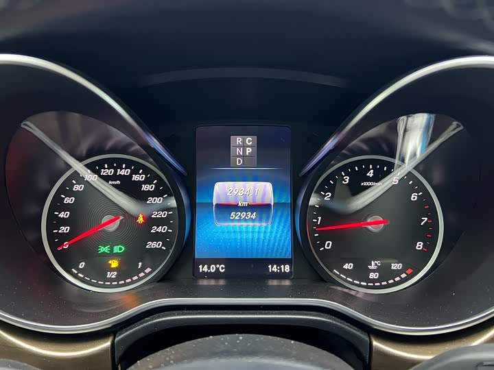 Фото 10 - Mercedes-Benz V-Class