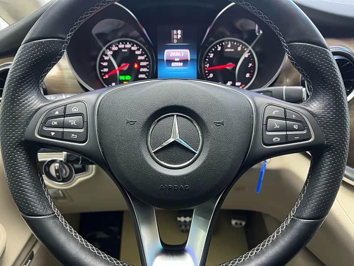 Фото 11 - Mercedes-Benz V-Class