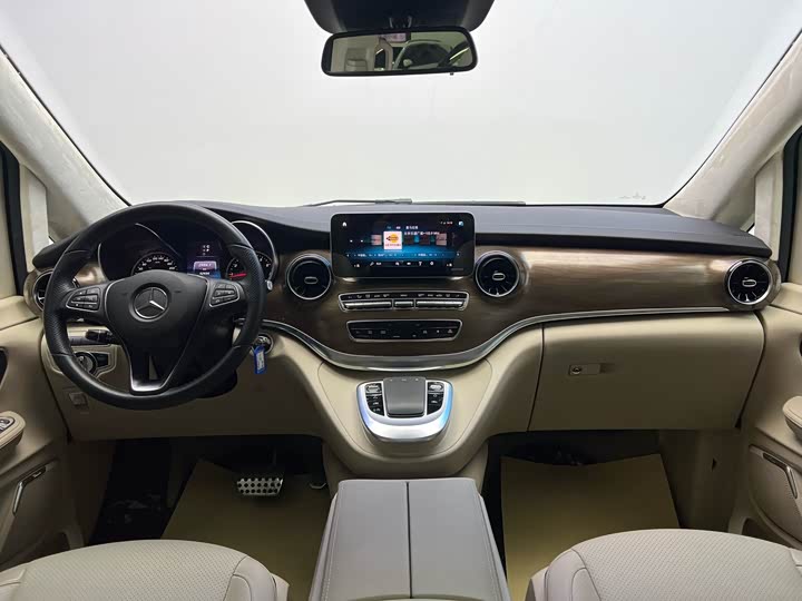 Фото 12 - Mercedes-Benz V-Class