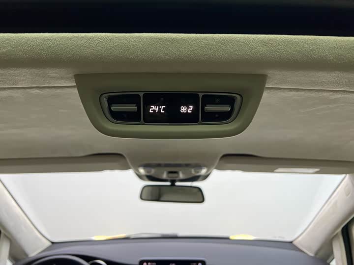 Фото 19 - Mercedes-Benz V-Class