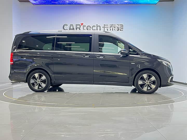 Фото 25 - Mercedes-Benz V-Class