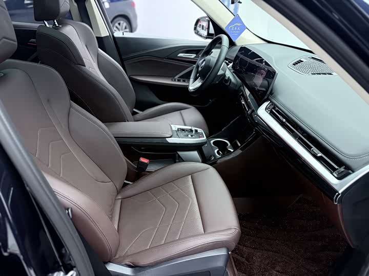 Фото 12 - BMW X1