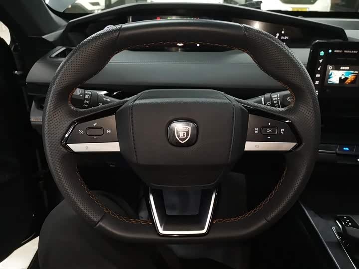 Фото 11 - Changan UNI-V Hybrid