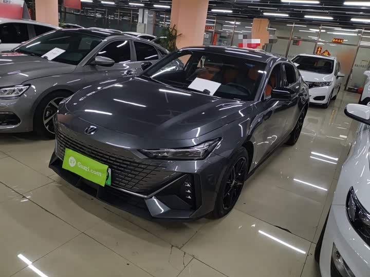 Фото 2 - Changan UNI-V Hybrid