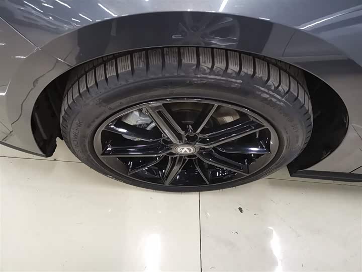 Фото 23 - Changan UNI-V Hybrid