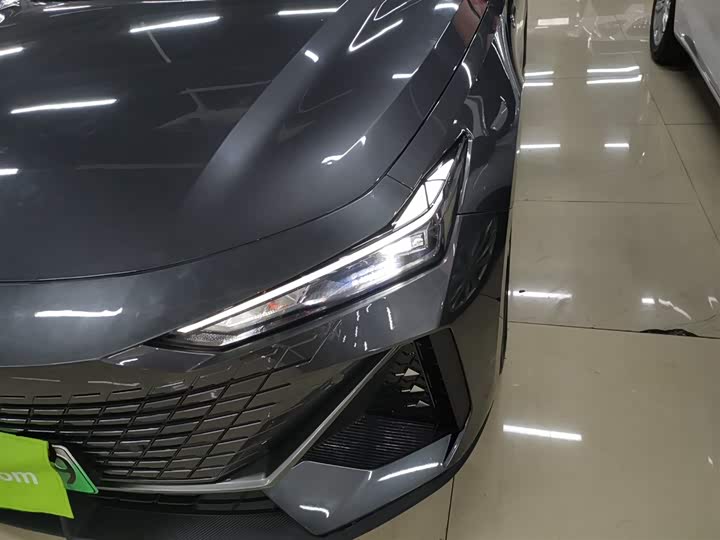 Фото 24 - Changan UNI-V Hybrid