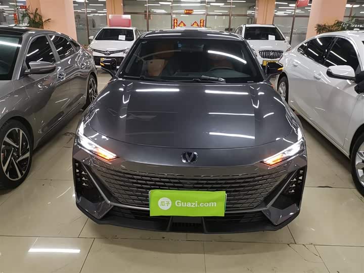 Фото 3 - Changan UNI-V Hybrid