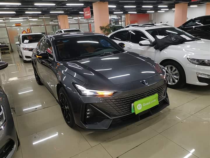 Фото 4 - Changan UNI-V Hybrid