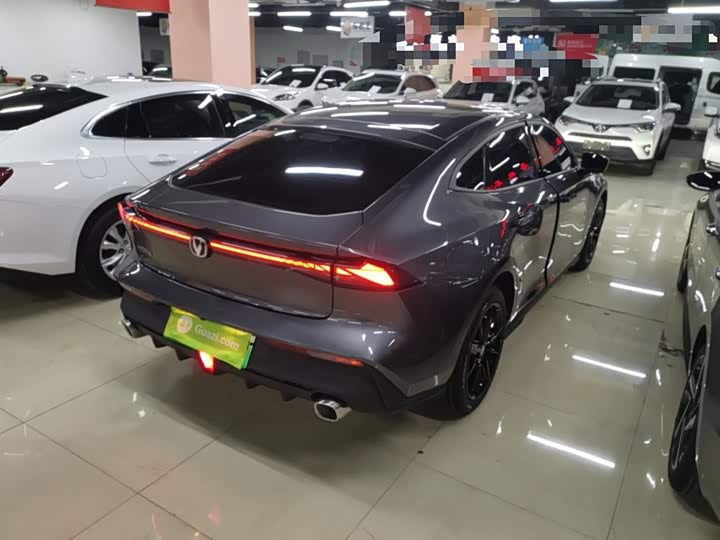 Фото 7 - Changan UNI-V Hybrid