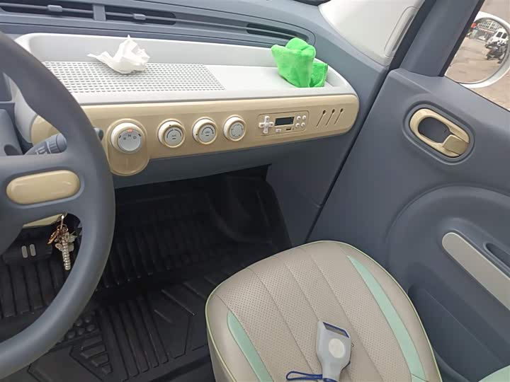 Фото 13 - Bestune Pony