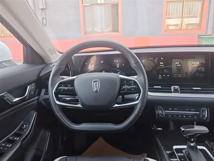 Фото 11 - Bestune B70