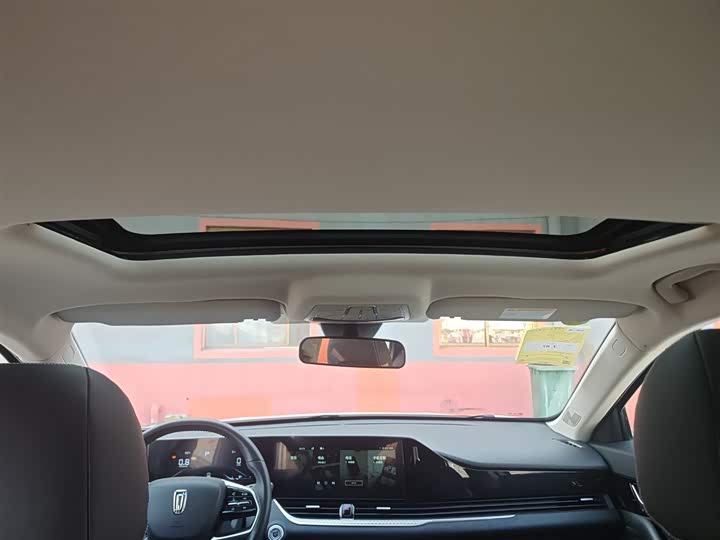 Фото 18 - Bestune B70