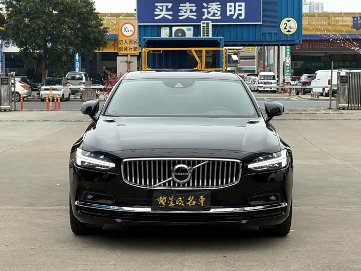 Фото 2 - Volvo S90