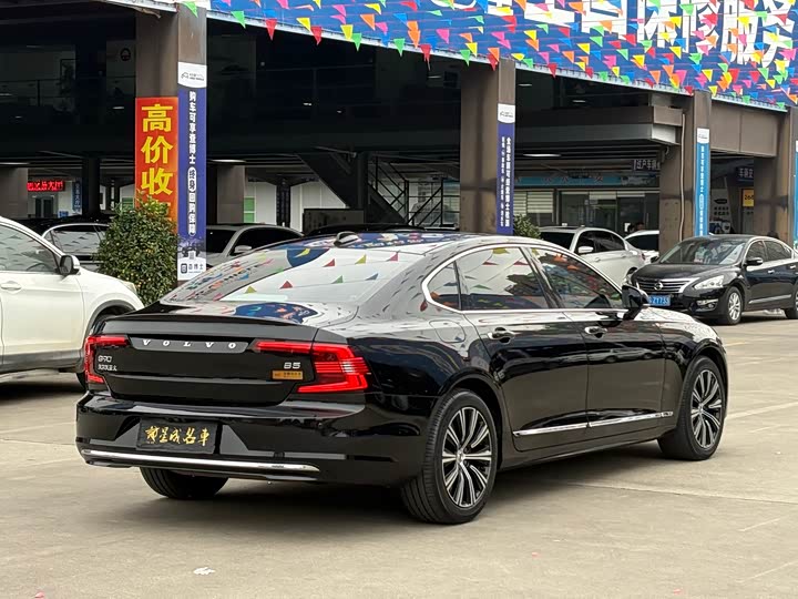 Фото 20 - Volvo S90