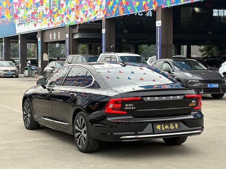 Фото 22 - Volvo S90