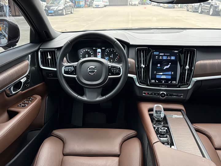 Фото 5 - Volvo S90