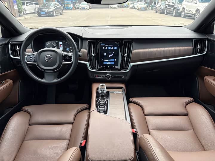 Фото 6 - Volvo S90