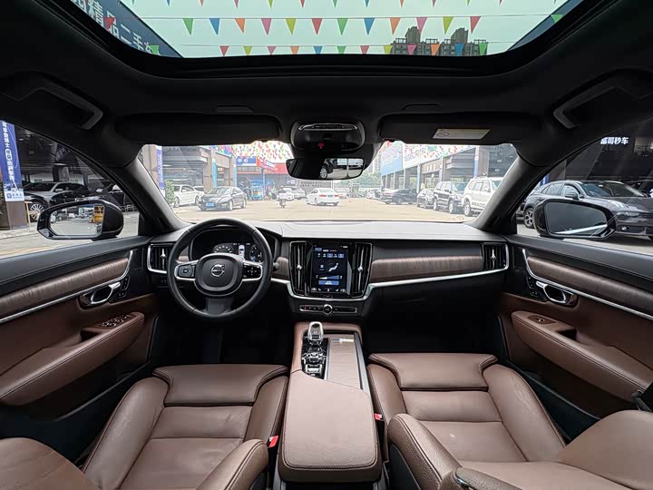 Фото 8 - Volvo S90