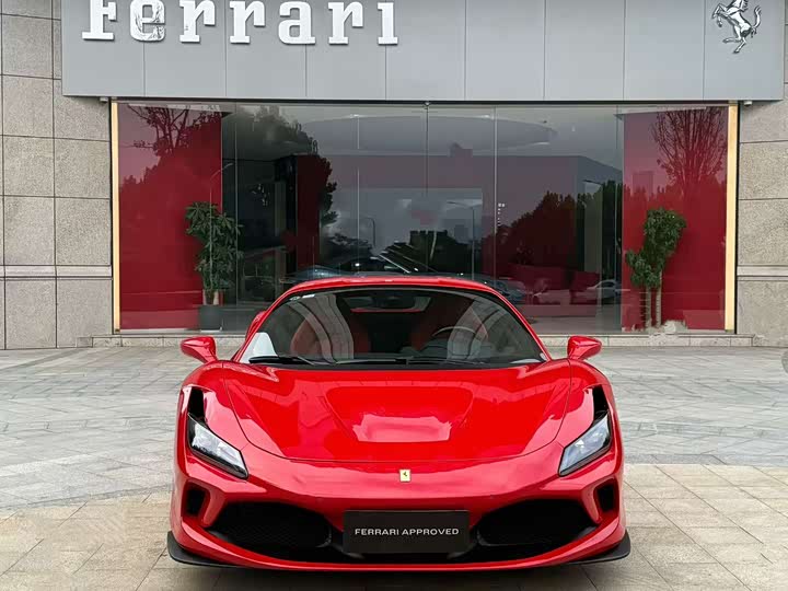Фото 2 - Ferrari F8
