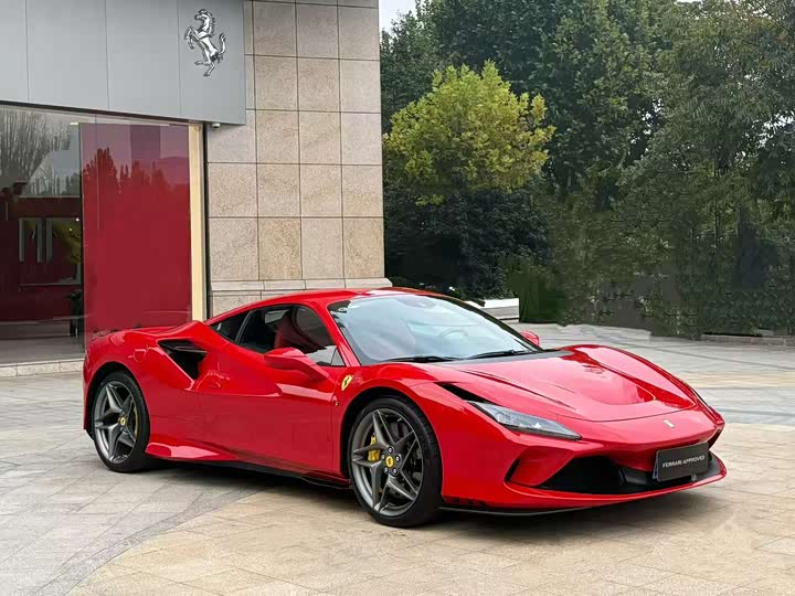 Фото 3 - Ferrari F8