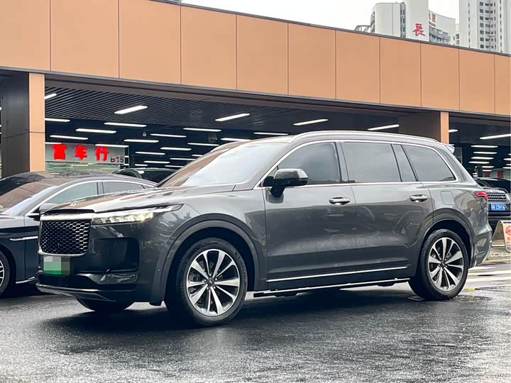 Фото 1 - LiXiang One