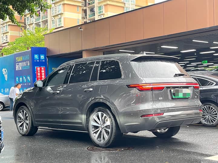 Фото 11 - LiXiang One