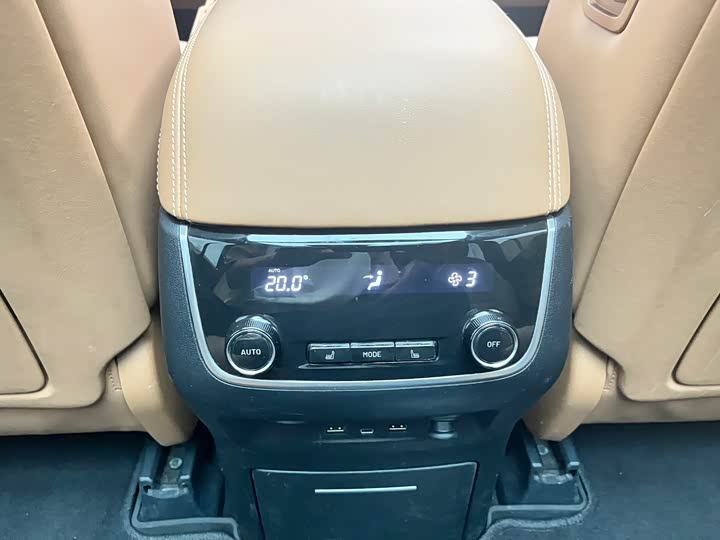 Фото 8 - LiXiang One