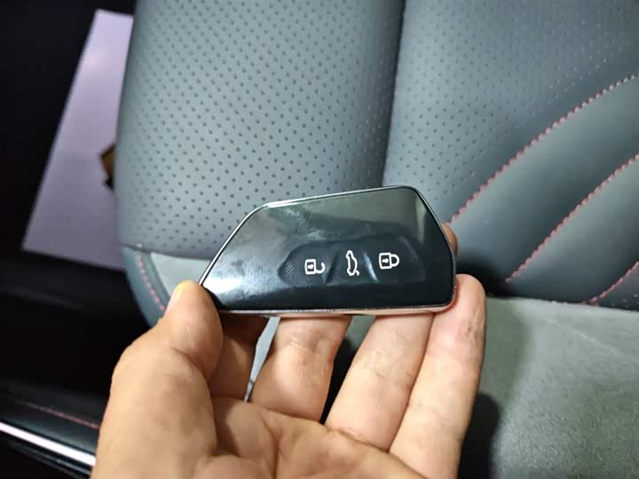 Фото 9 - Volkswagen ID.4 Crozz