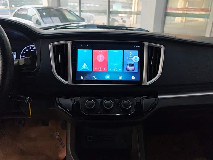 Фото 13 - Dongfeng Forthing Lingzhi M5