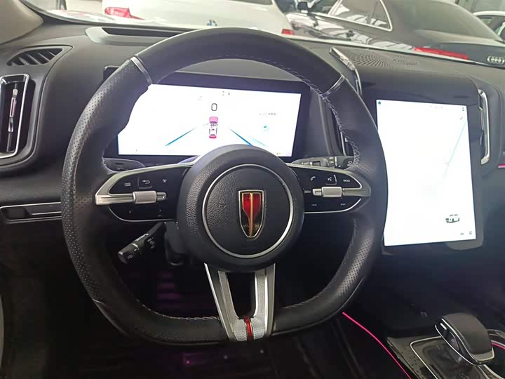 Фото 11 - Hongqi HS3