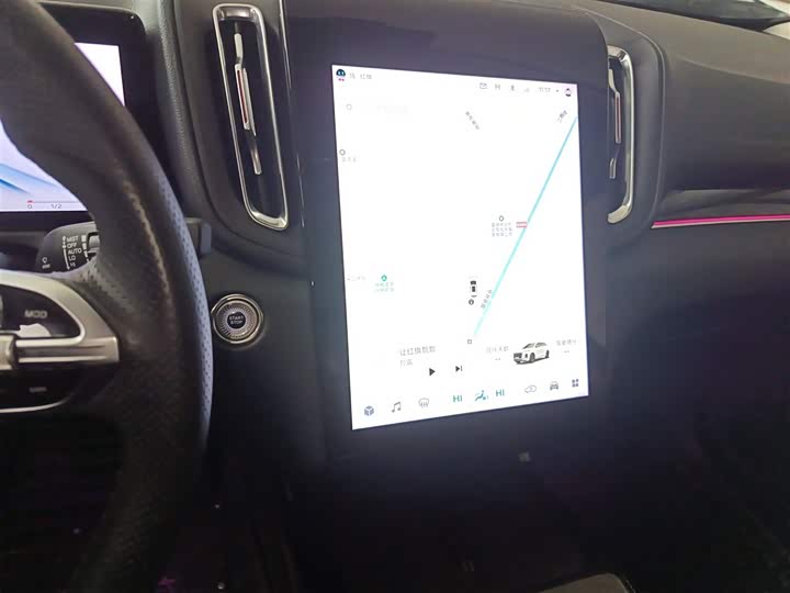 Фото 13 - Hongqi HS3