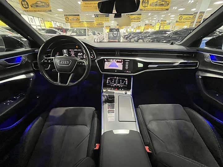 Фото 11 - Audi A6L