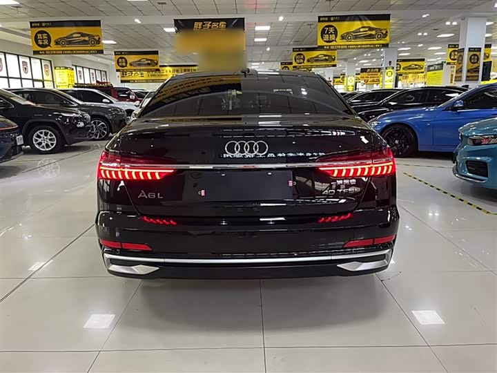 Фото 12 - Audi A6L