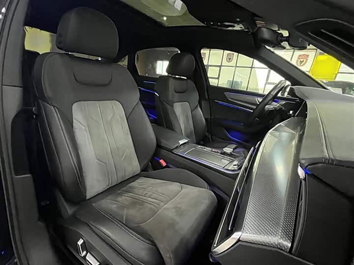 Фото 4 - Audi A6L