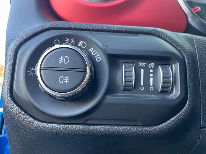 Фото 11 - Jeep Wrangler