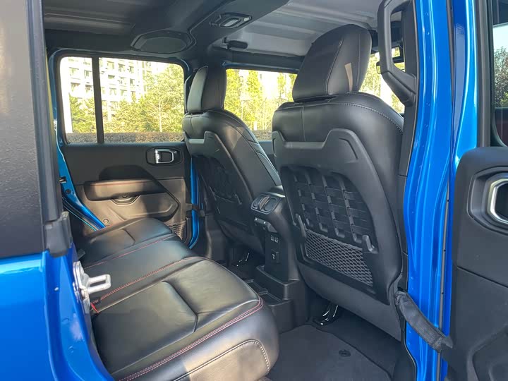 Фото 15 - Jeep Wrangler