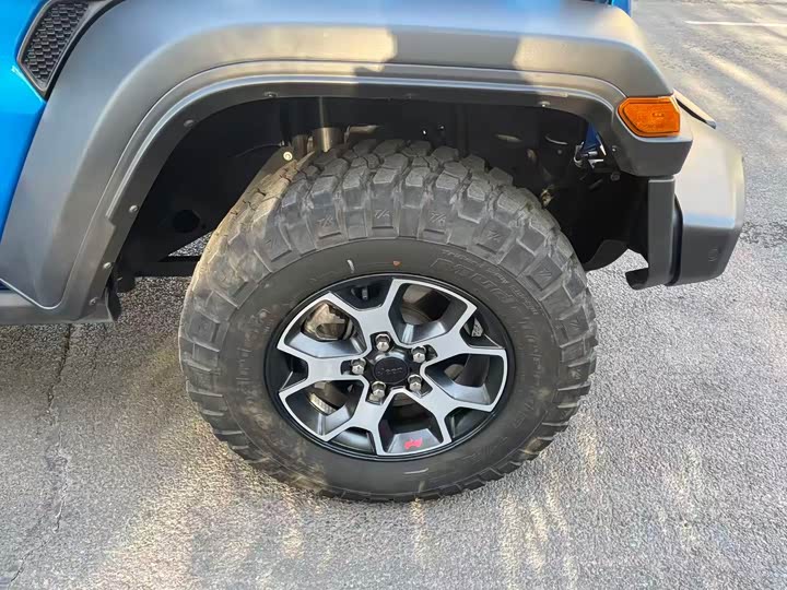 Фото 17 - Jeep Wrangler