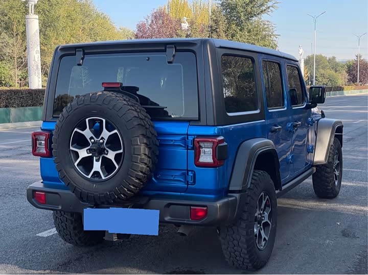 Фото 2 - Jeep Wrangler