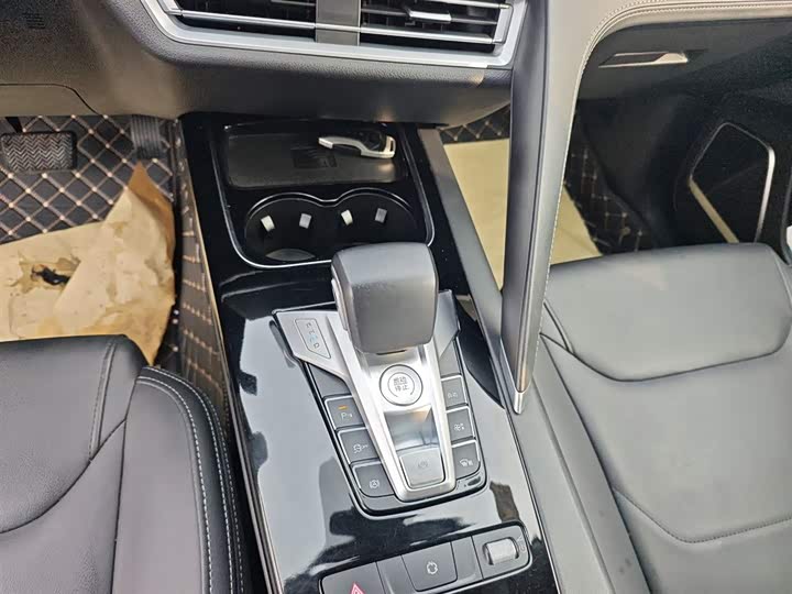 Фото 13 - BYD Song Pro