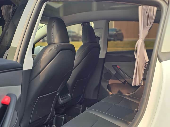 Фото 10 - Tesla Model Y