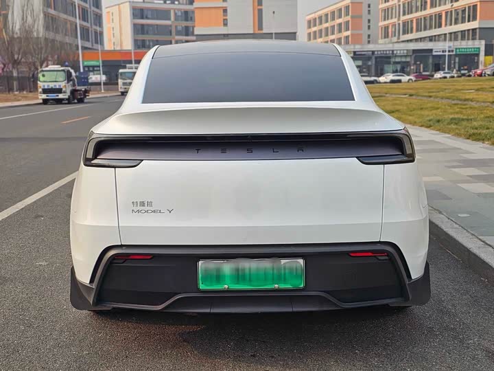 Фото 2 - Tesla Model Y