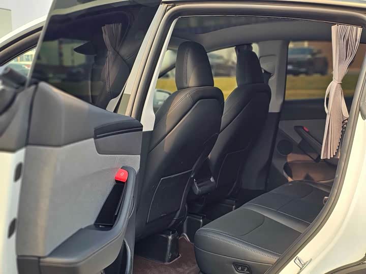 Фото 9 - Tesla Model Y