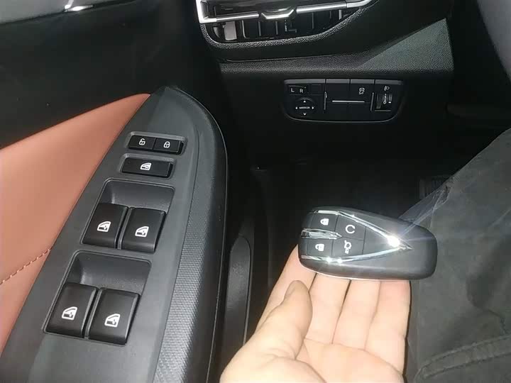 Фото 9 - Changan Eado Plus