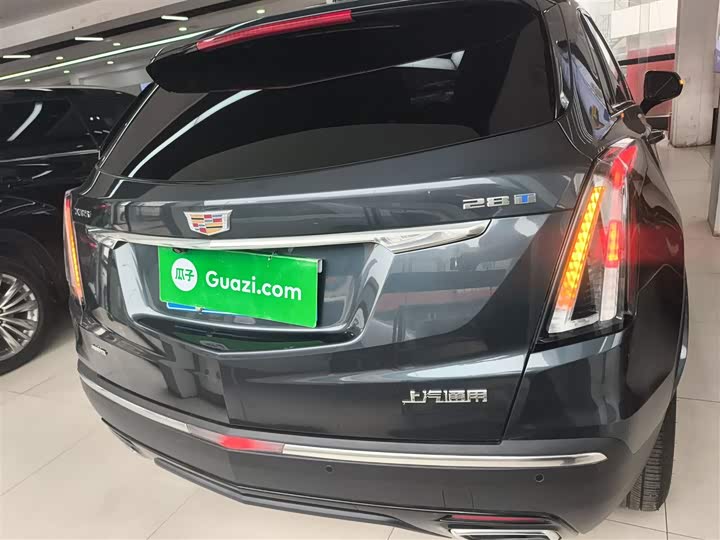 Фото 6 - Cadillac XT5